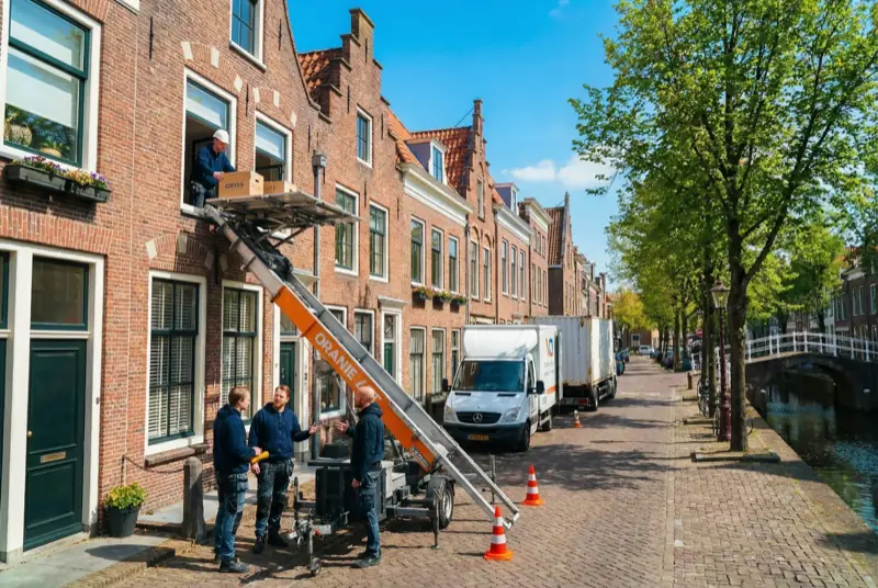 Aanhangerlift bij woning in Den Helder